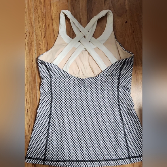 Lululemon Size 6 - Picture 2 of 4